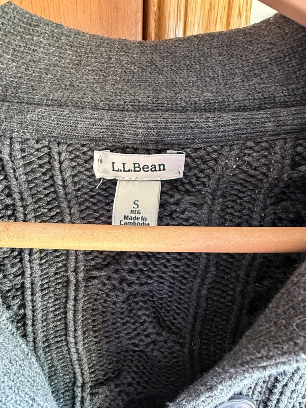 L.L. Bean Charcoal Gray Cable Fisherman Knit Button Cardigan Women’s Small - Picture 2 of 6